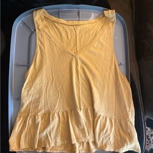 american eagle yellow tank top with flowy bottom